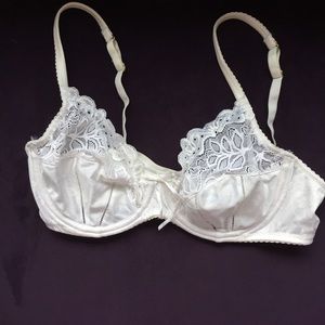 Bendon Australia white lace bra